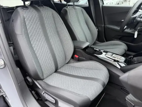 Peugeot 2008 Hybrid 145 e-DCS6 Allure - Photo 23