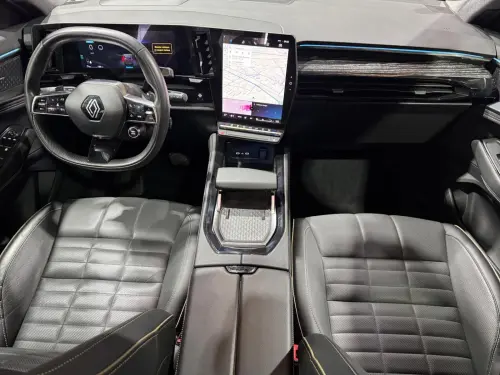 Renault Austral E-Tech hybrid 200 Iconic - Photo 11