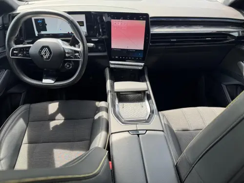 Renault Austral E-Tech hybrid 200 Iconic - Photo 11