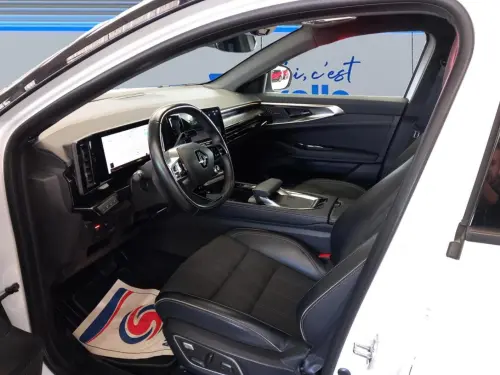 Renault Austral E-Tech hybrid 200 Iconic - Photo 9
