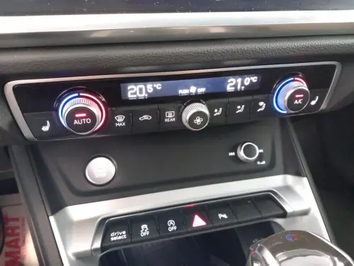 Audi Q3 35 TFSI 150 ch S tronic 7 Design Luxe - Photo 23