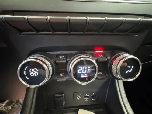 Renault Captur E-Tech hybride rechargeable 160 Techno - Photo 22