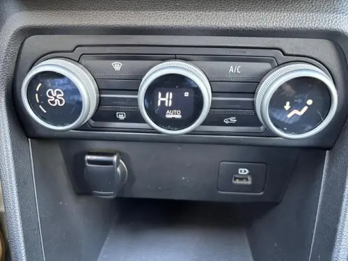 Dacia Jogger TCe 110 7 places Extreme + - Photo 24