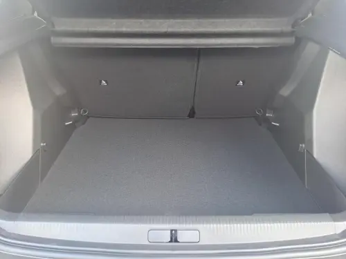 Peugeot 2008 Hybrid 145 e-DCS6 Allure - Photo 18