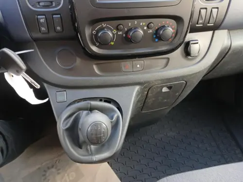 Opel Vivaro Vivaro Combi K2700 L1H1 1.6 CDTI Turbo 120 ch S/S Pack Clim + - Photo 14